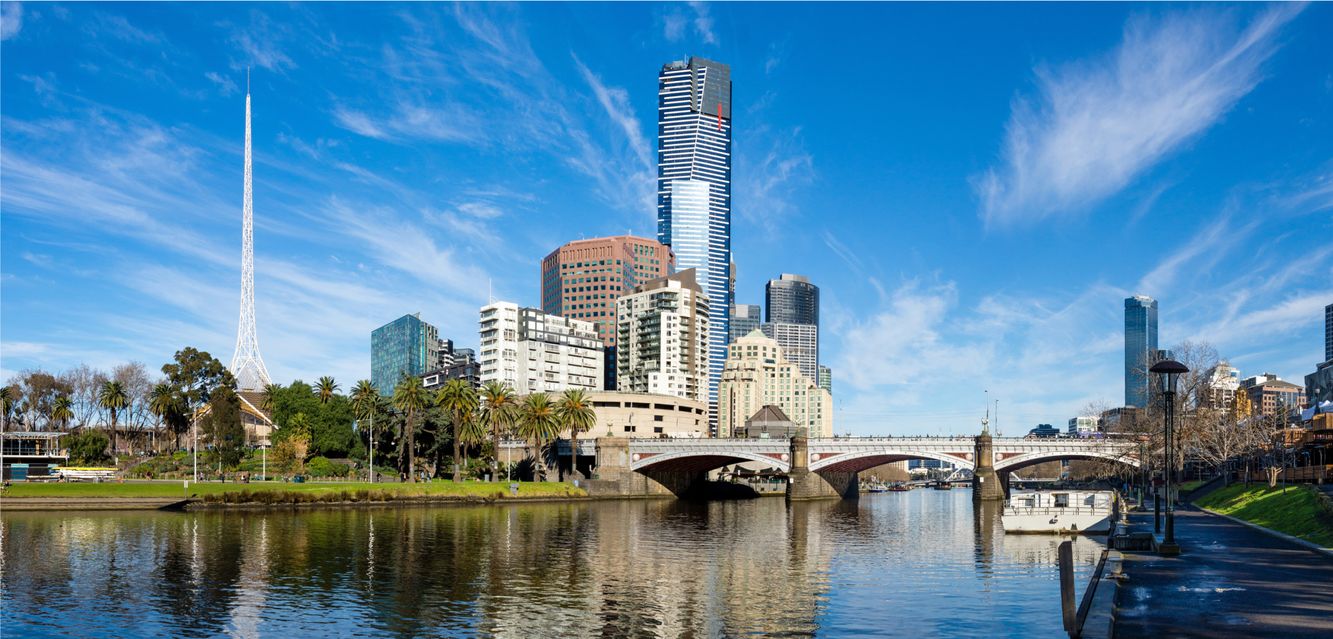 The Yarra River and southbank of Melbourne’s CBD on a clear winter morning