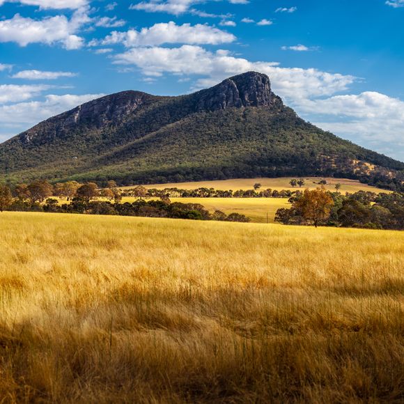The spectacular Mount Abrupt in Grampians National Park, Victoria.